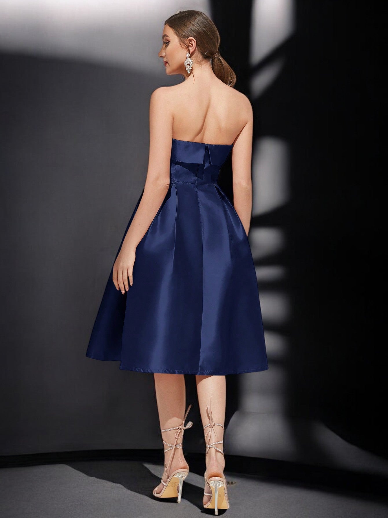 Trägerloses Minikleid für Frauen