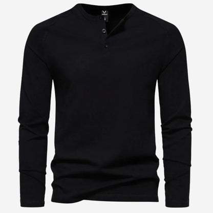 Moderner Herrenpullover in schlichtem Schnitt mit Knöpfen am Halsausschnitt